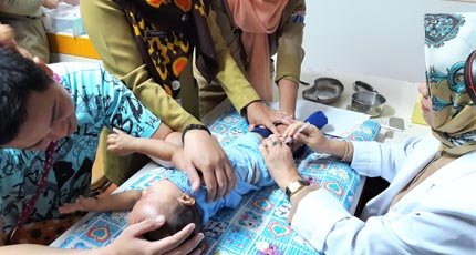 Berikan Anak Imunisasi Rutin Lengkap